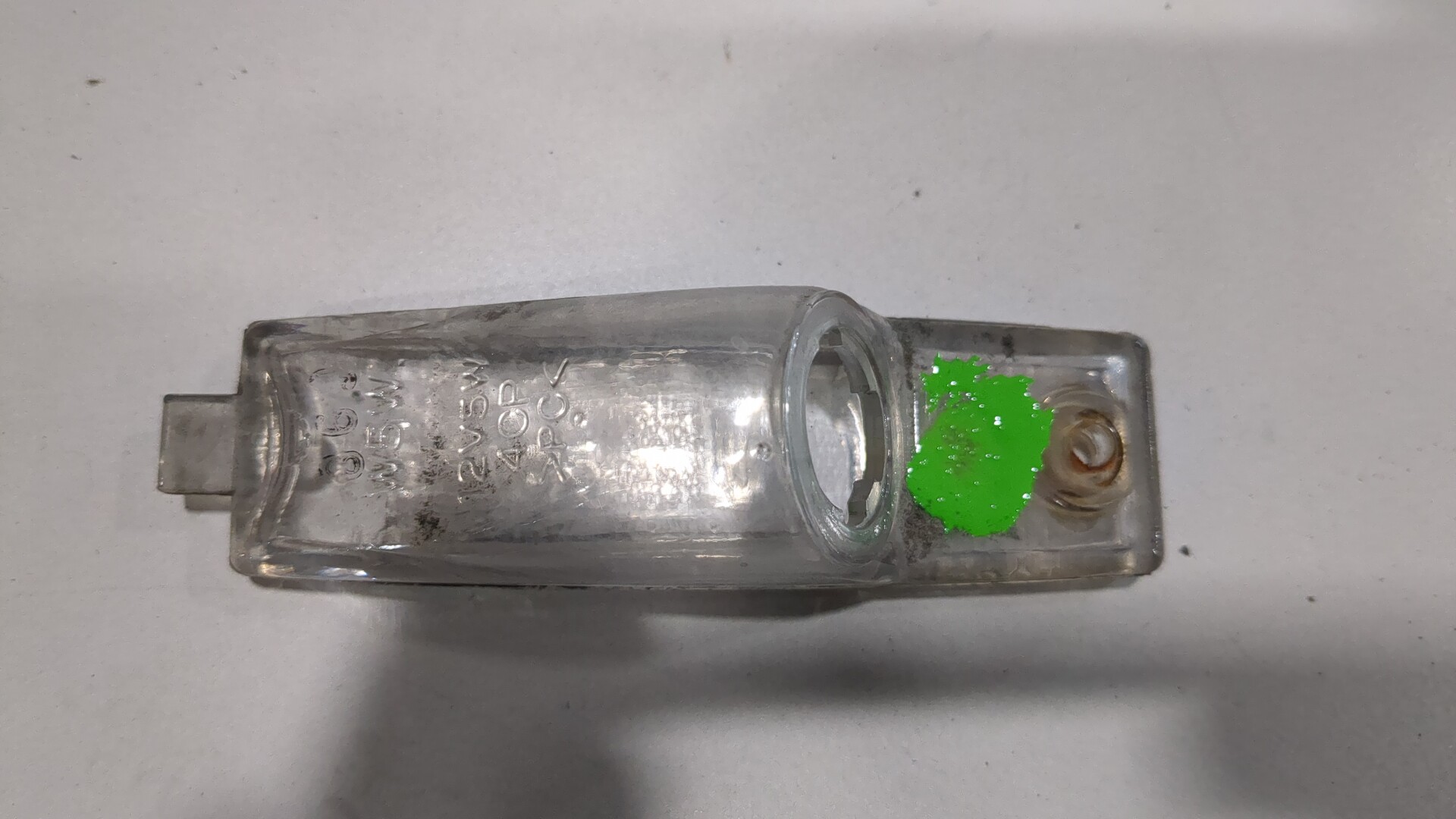 Фонарь подсветки номера