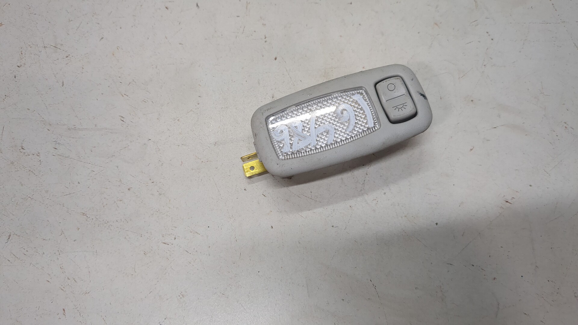 Плафон салонный