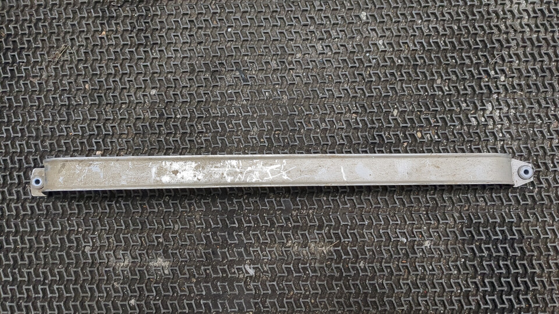 Лента крепления бензобака