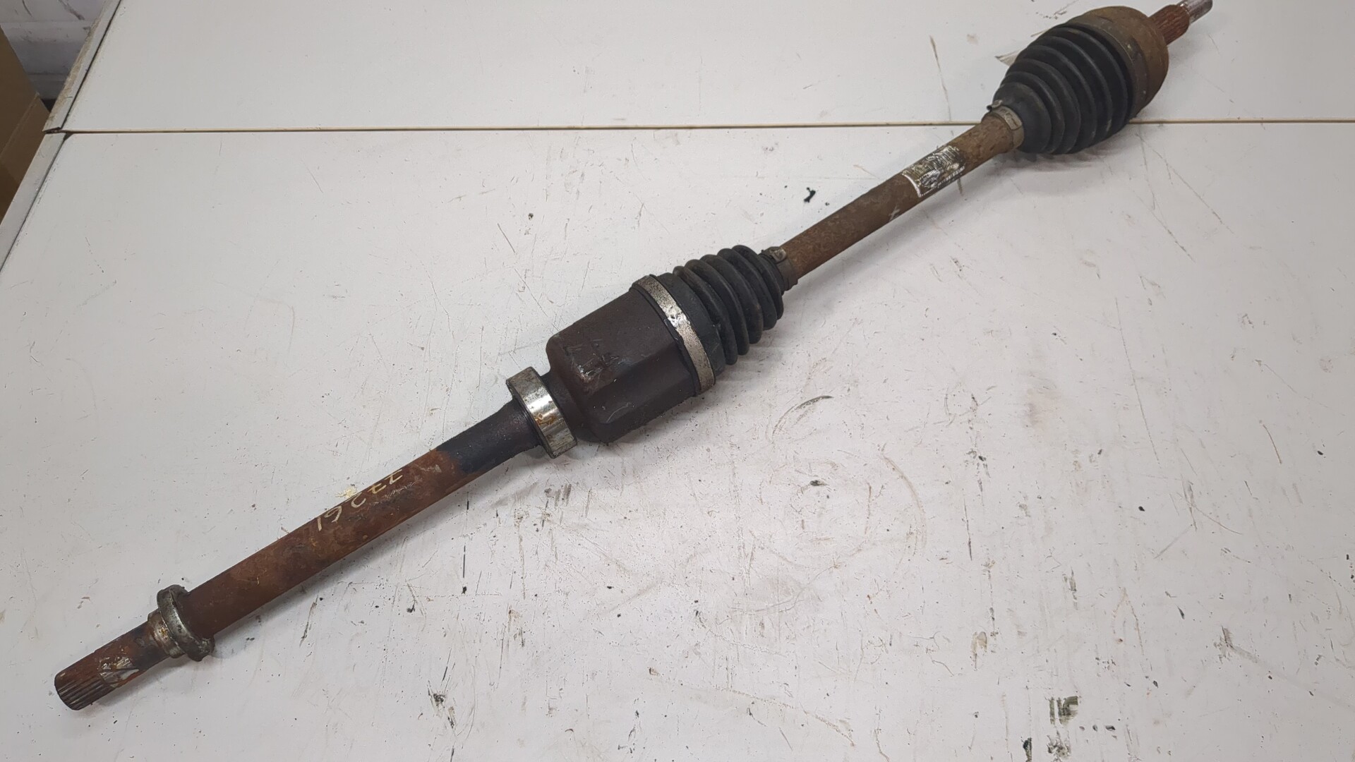 Полуось передняя правая