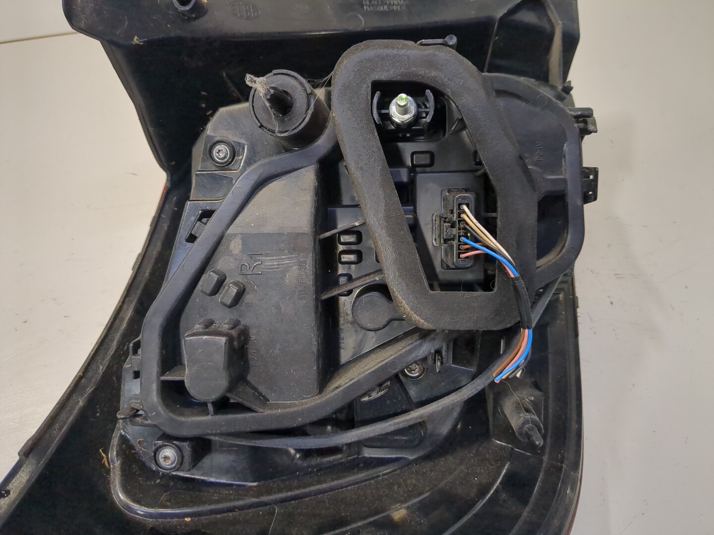 Фонарь задний правый