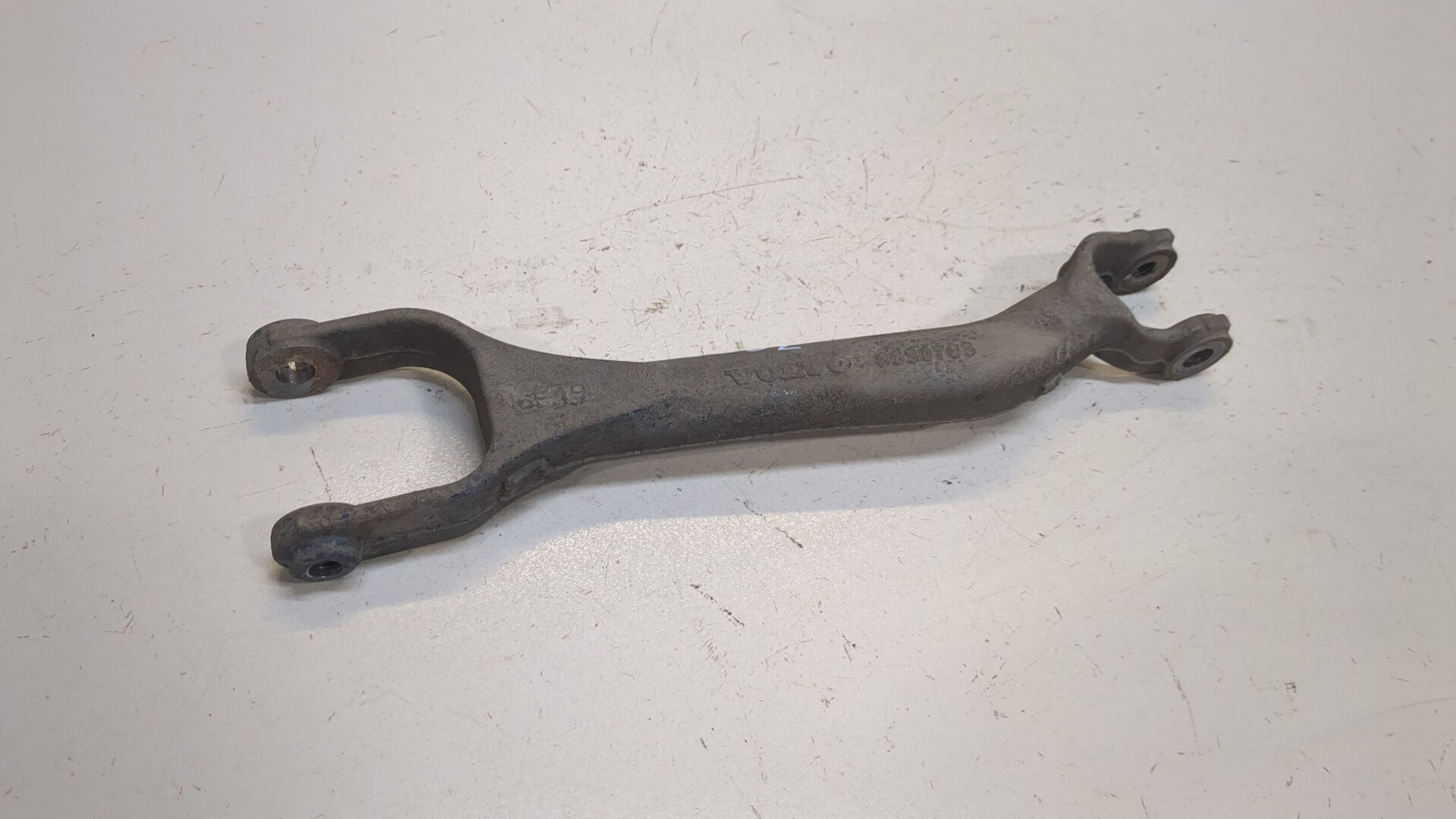 Рычаг задний левый