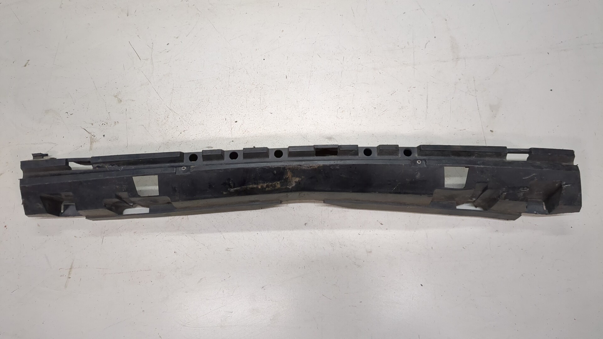 Кронштейн переднего бампера