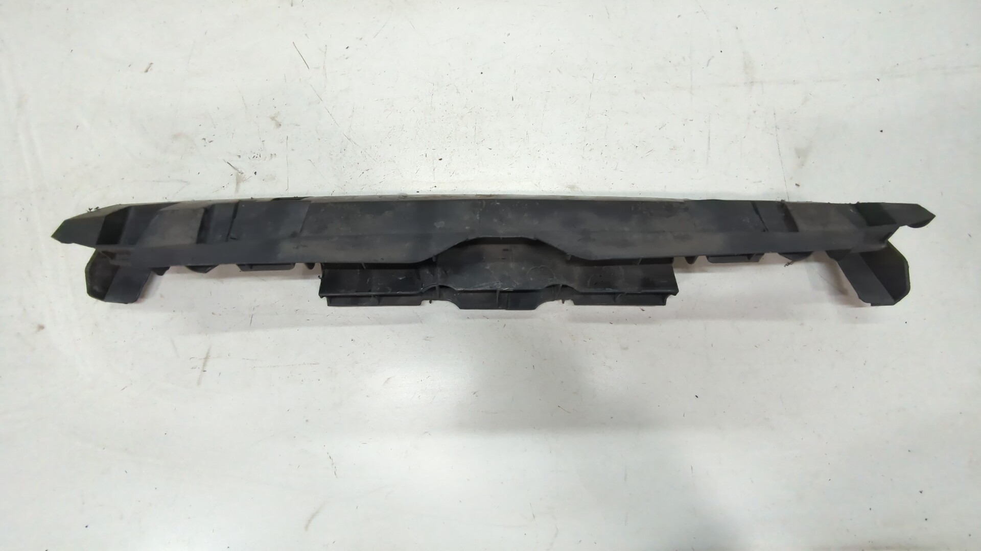 Кронштейн переднего бампера