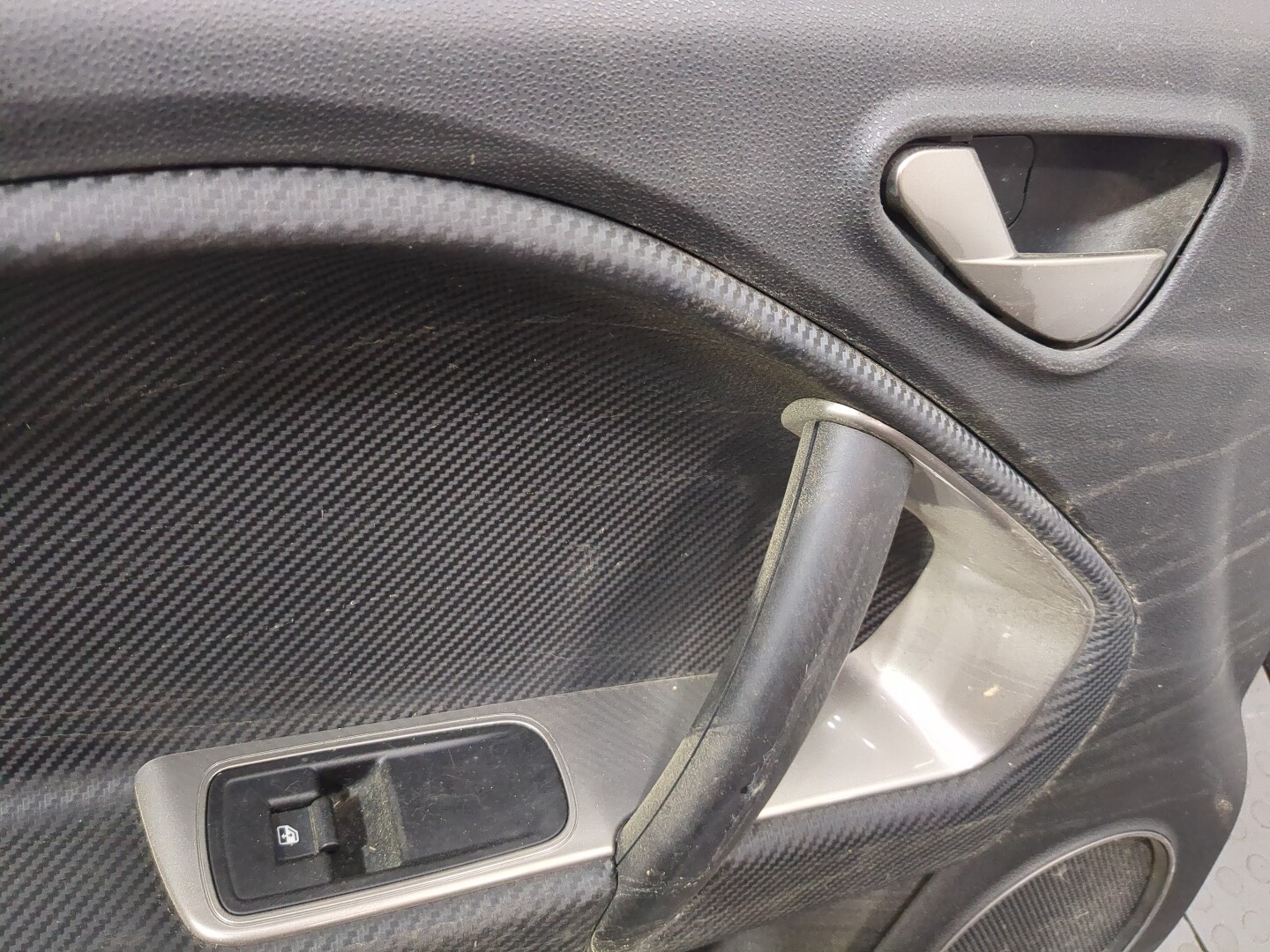 Дверь передняя левая