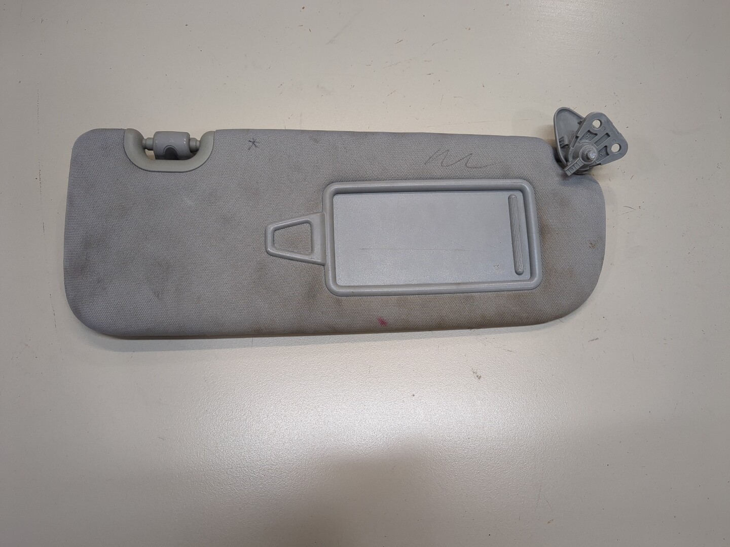 Козырек солнцезащитный