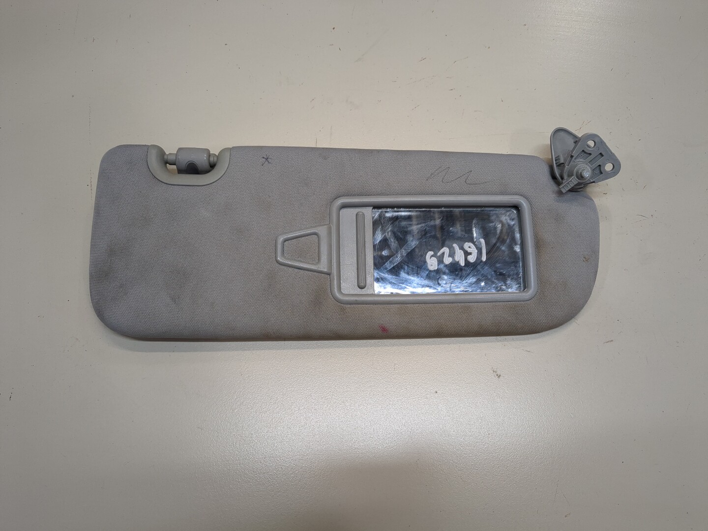 Козырек солнцезащитный