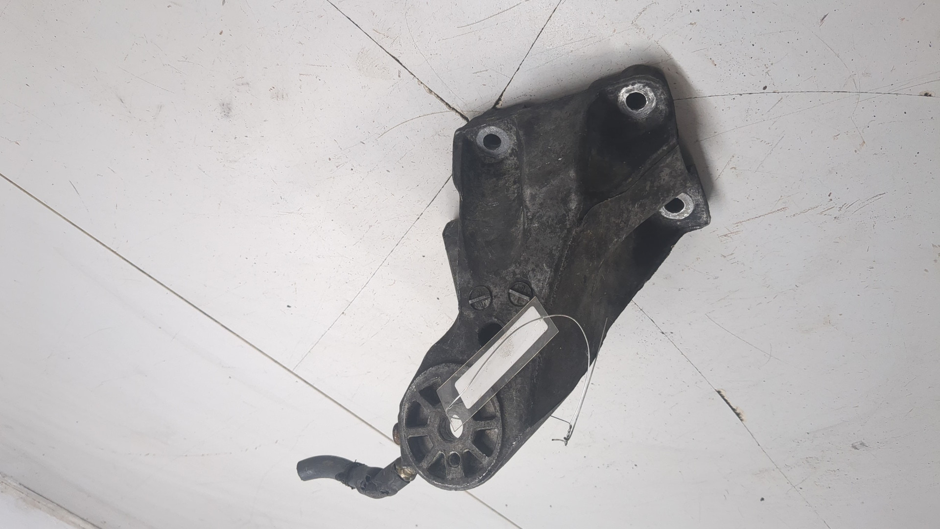 Кронштейн двигателя