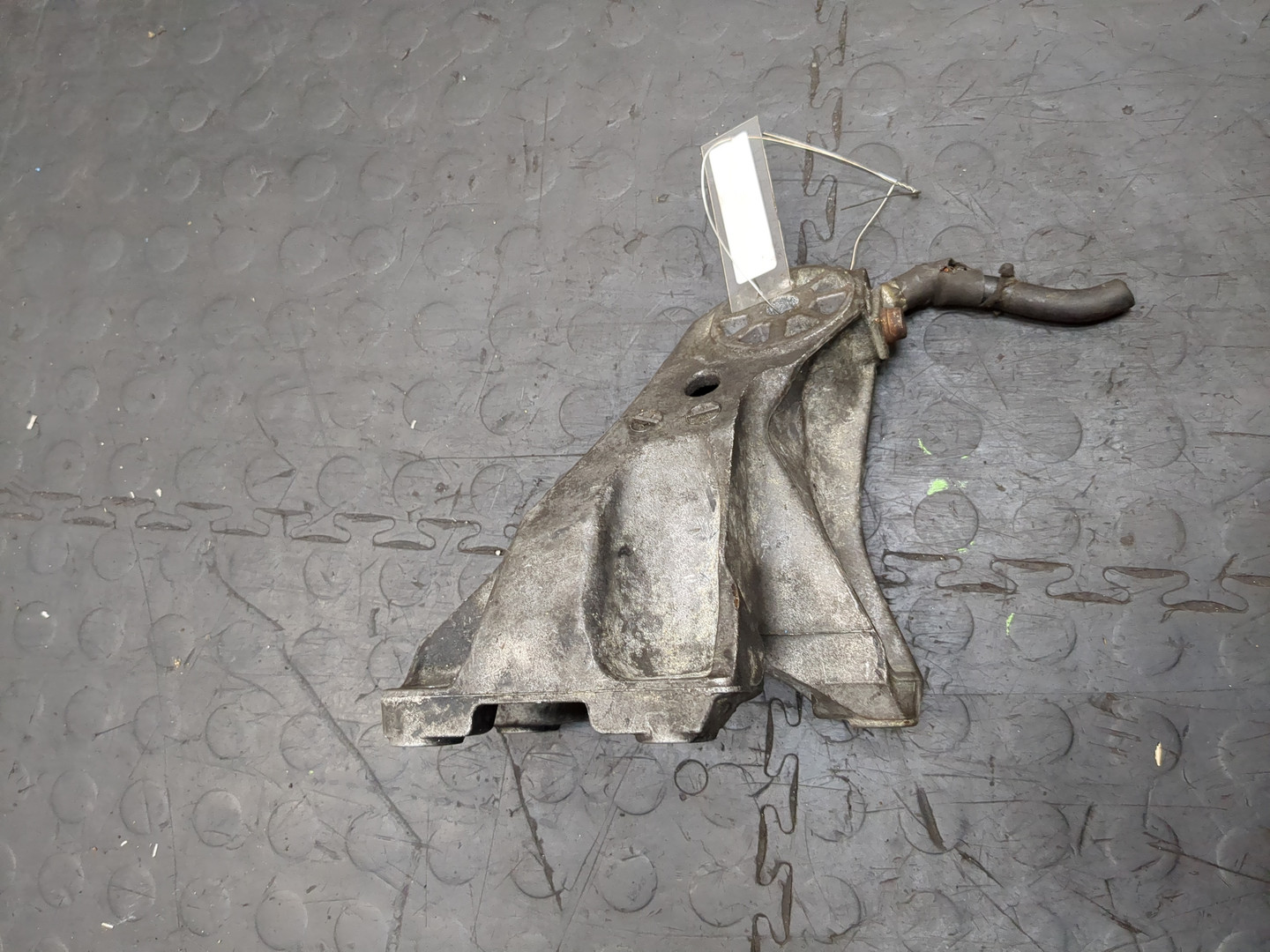 Кронштейн двигателя