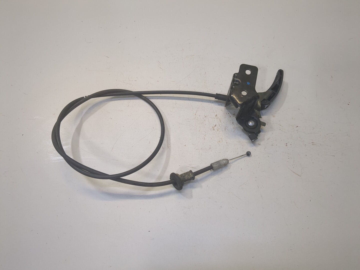 Ручка открывания капота