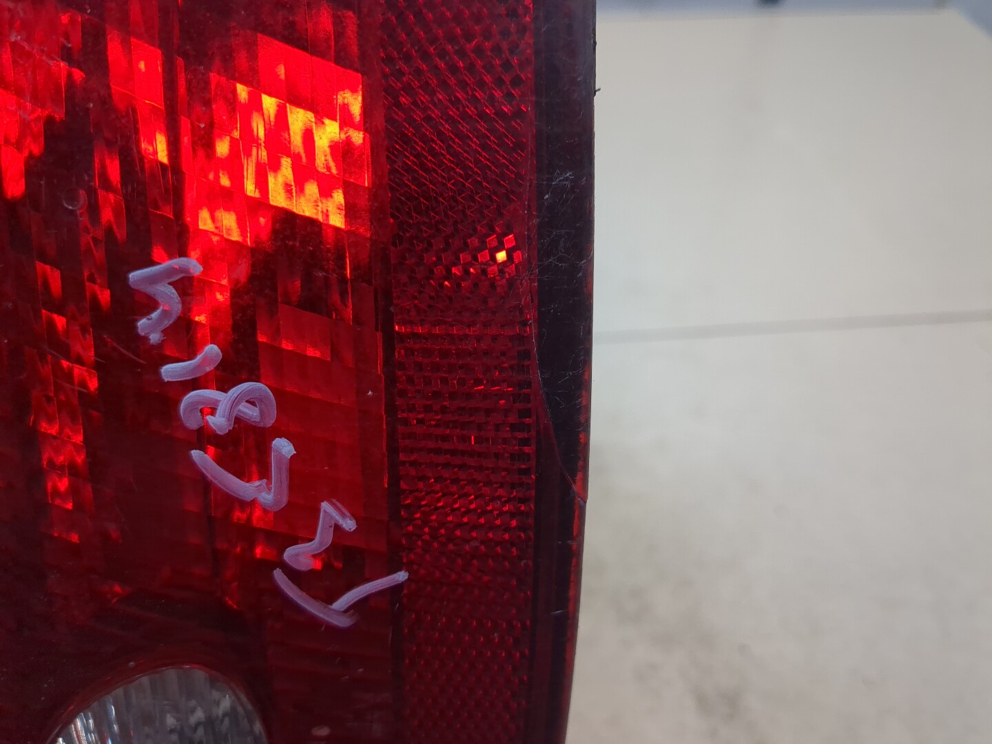 Фонарь задний правый