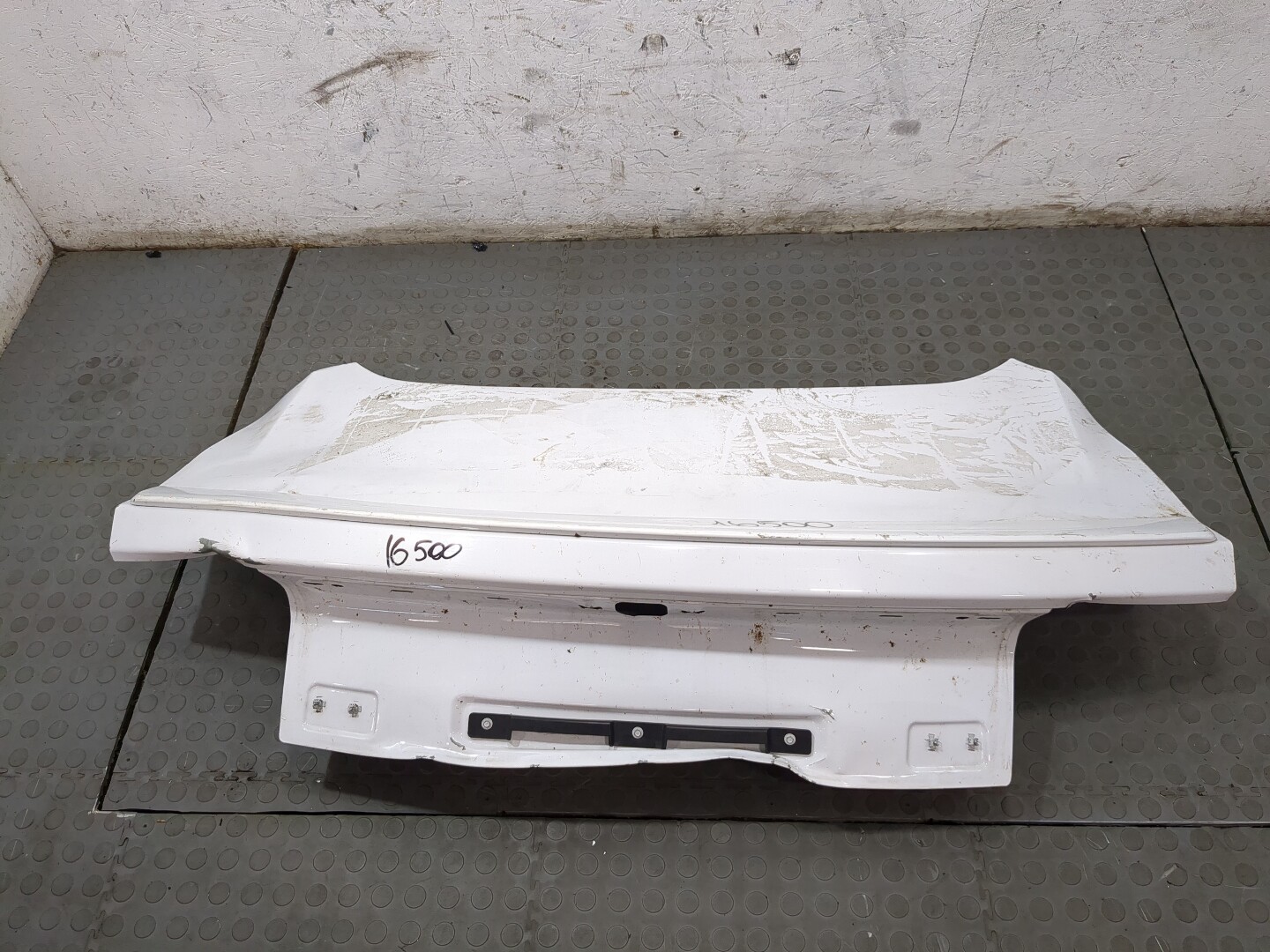 Дверь багажника