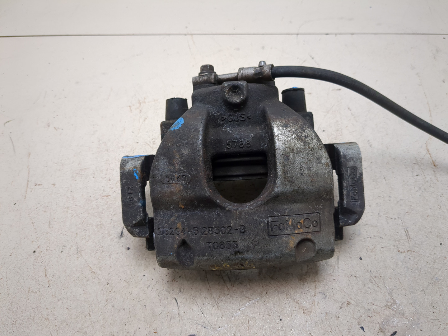 Суппорт передний левый