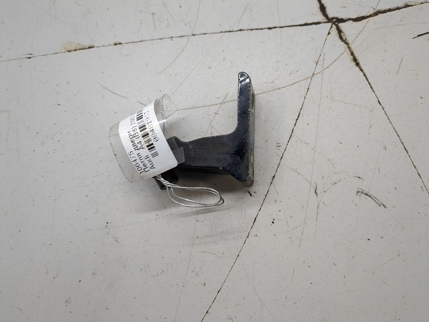 Петля двери