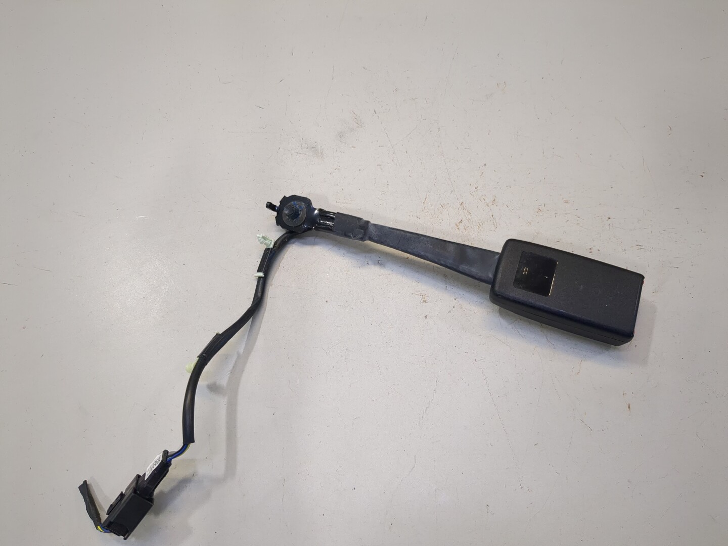 Ответная часть ремня безопасности