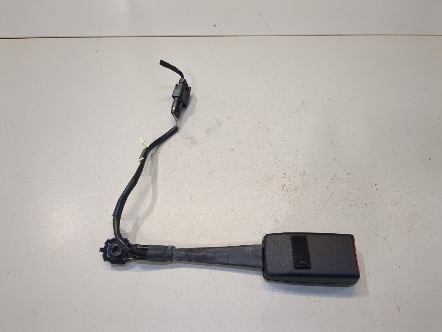 Ответная часть ремня безопасности