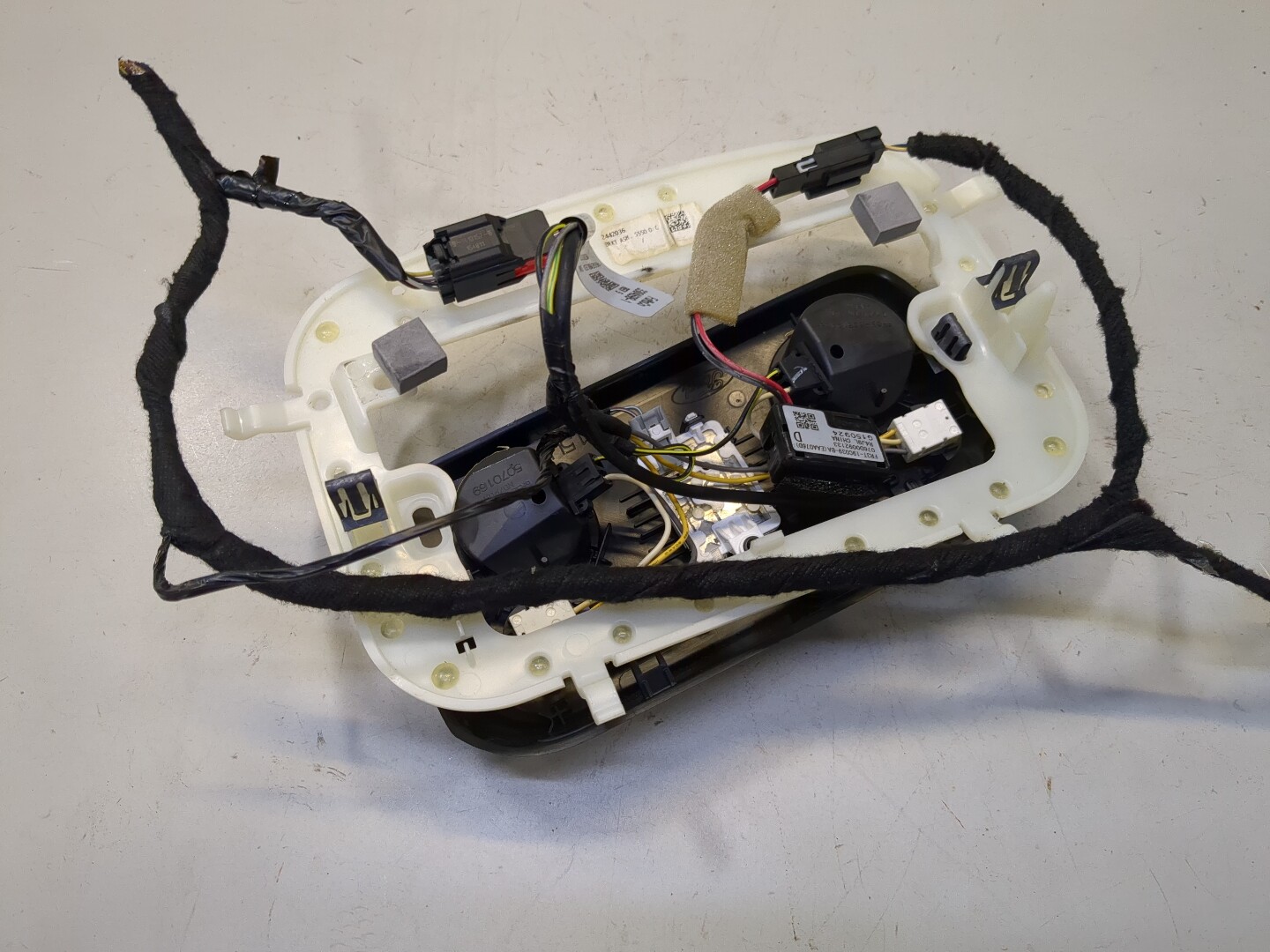 Плафон салонный