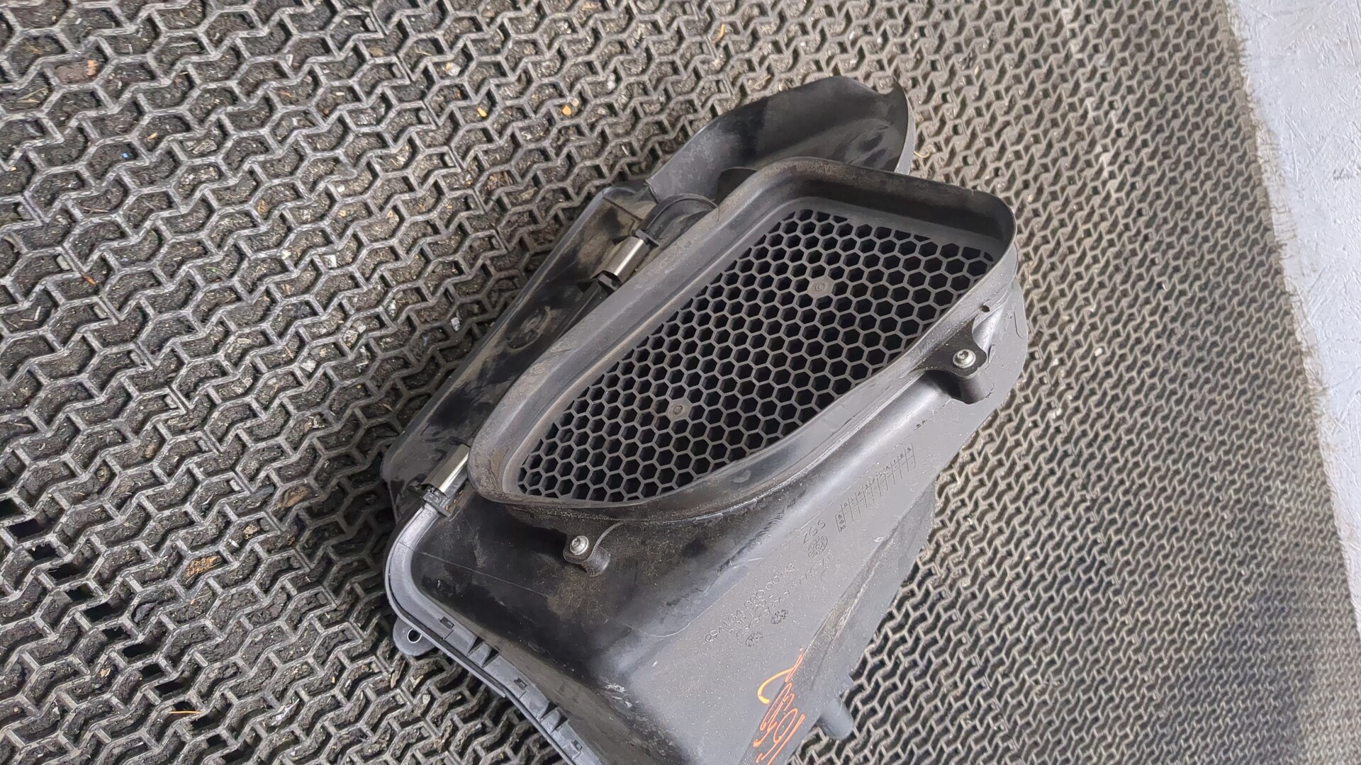 Воздухозаборник (внутри)