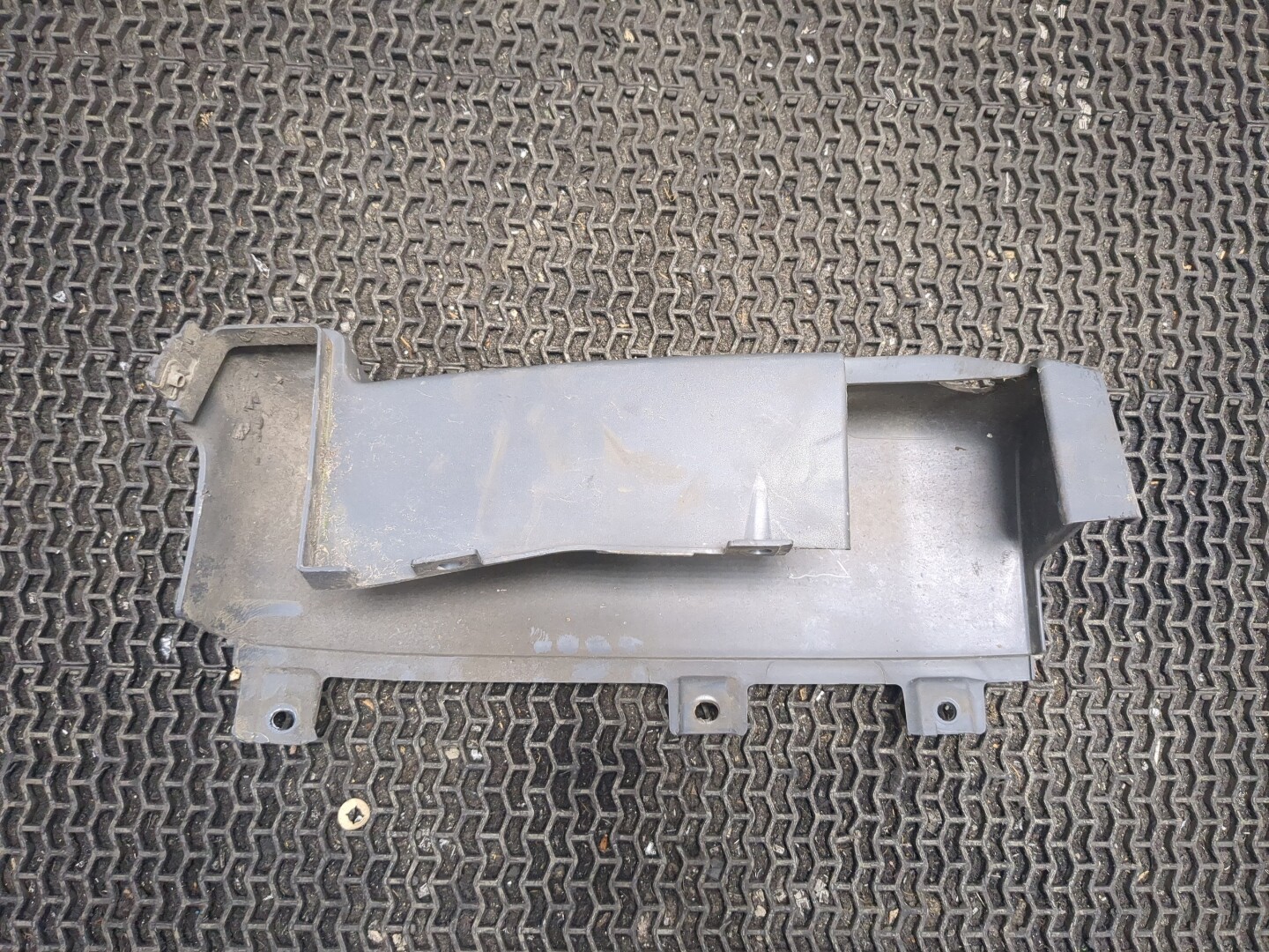 Накладка заднего бампера левая