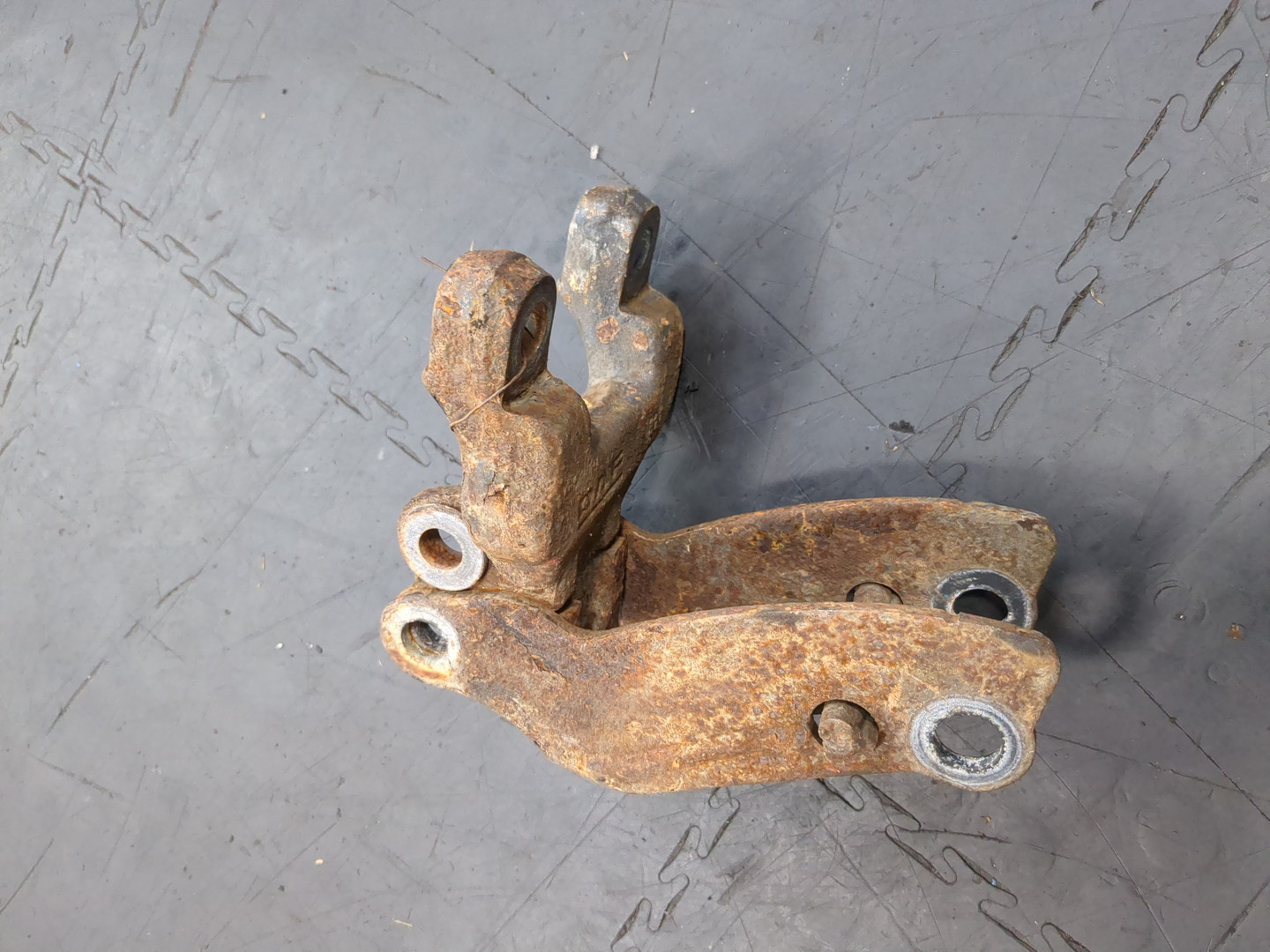 Кронштейн крепления торсиона