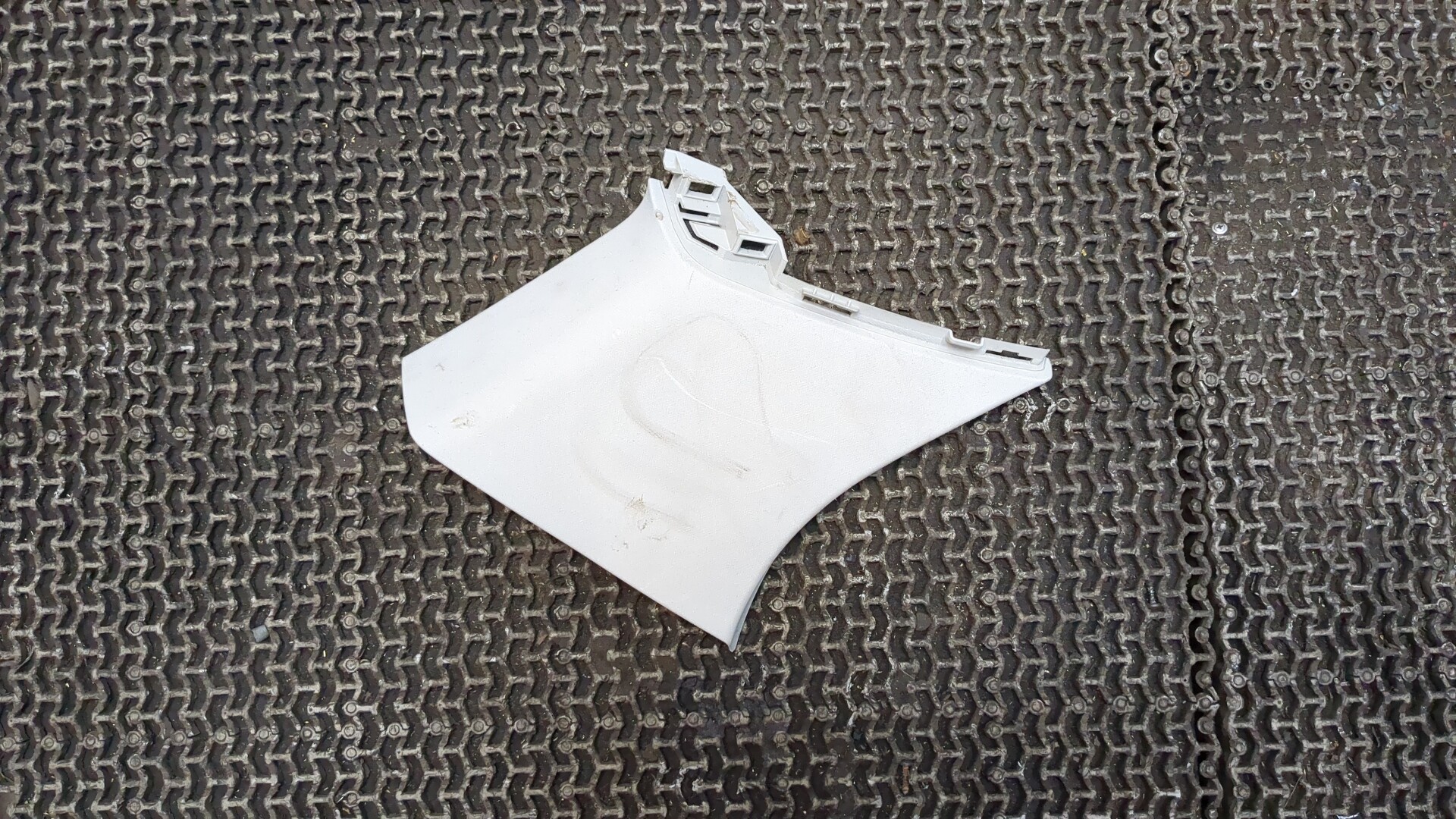 Обшивка стойки