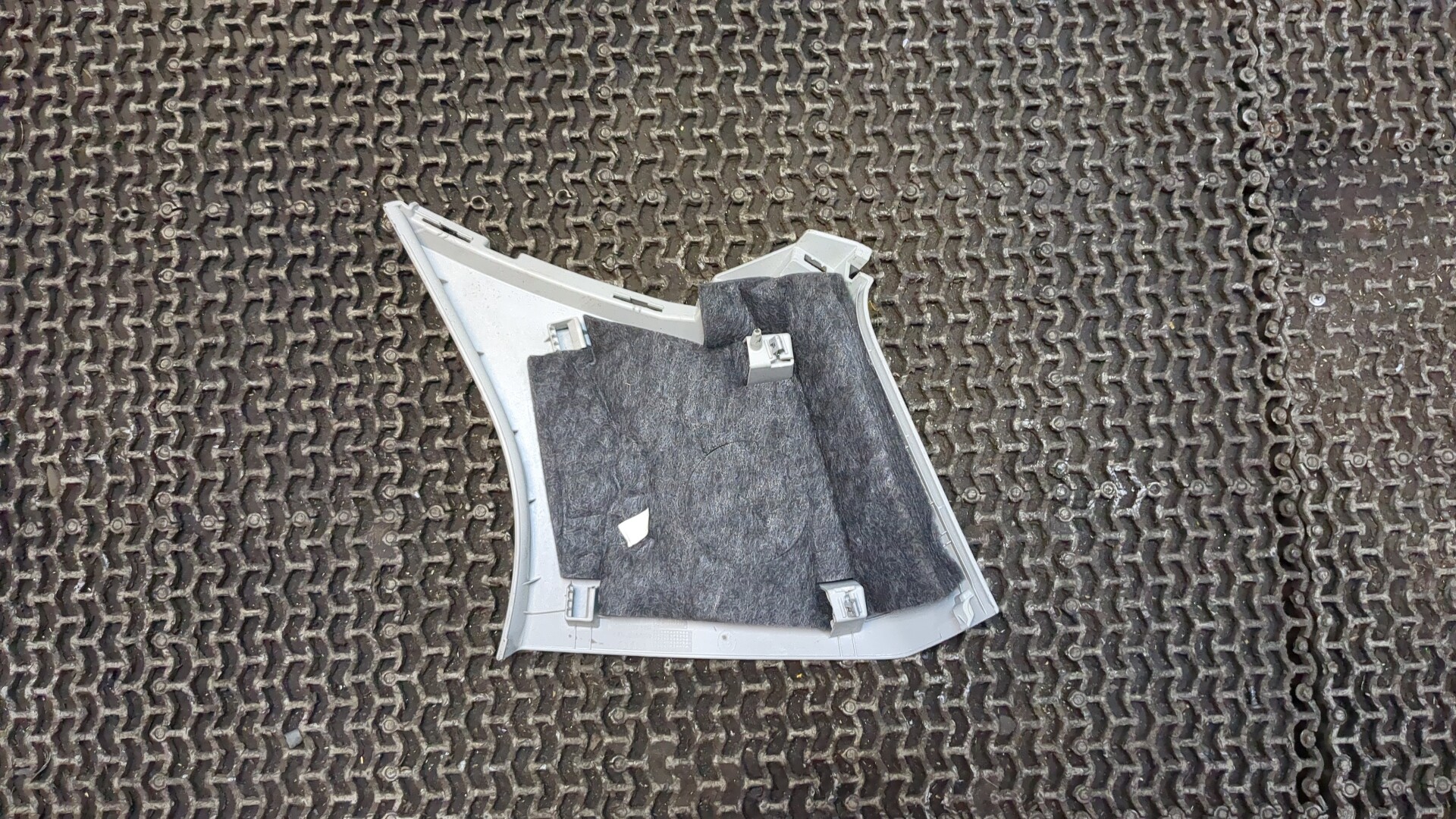 Обшивка стойки