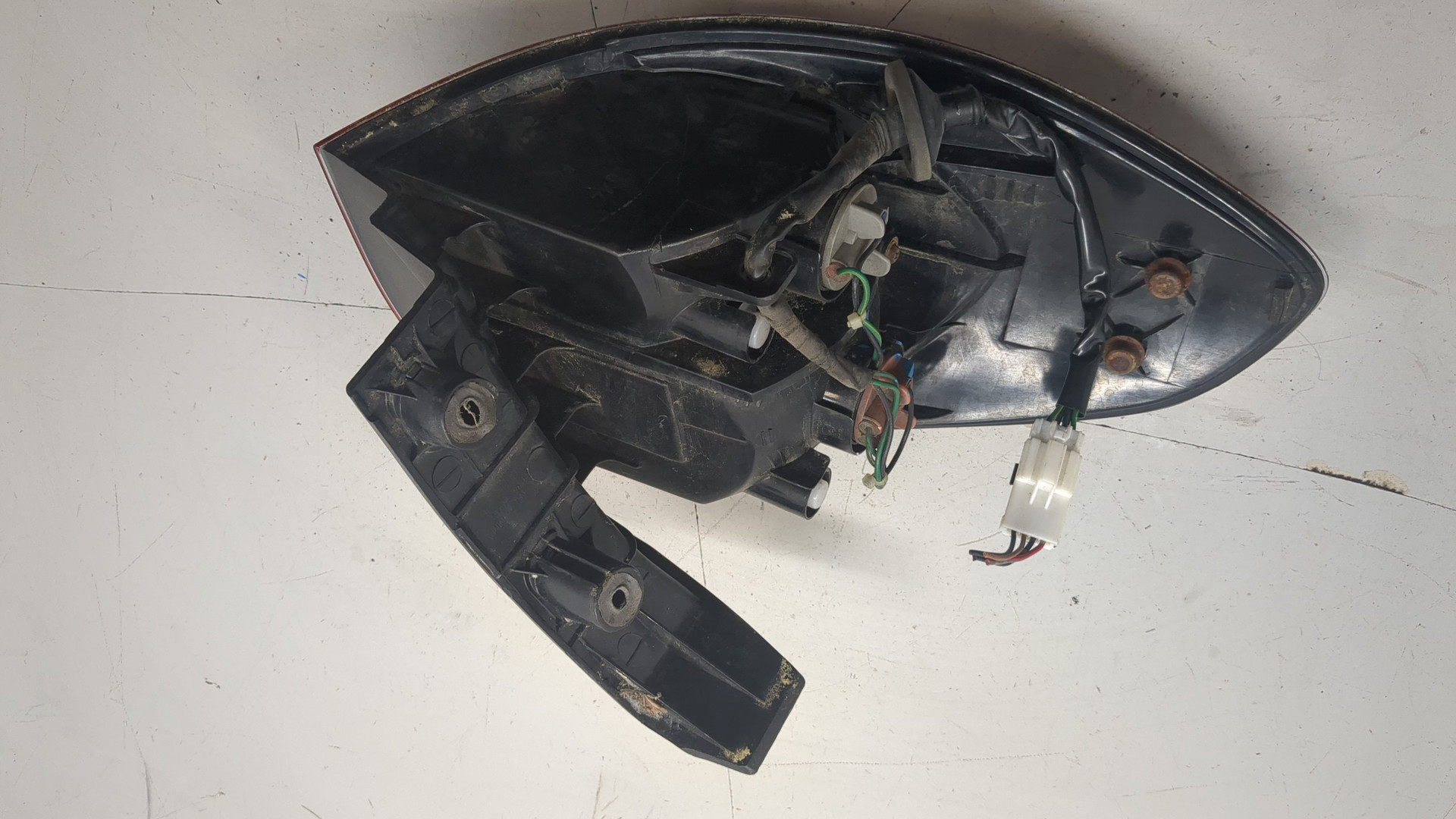 Фонарь задний правый