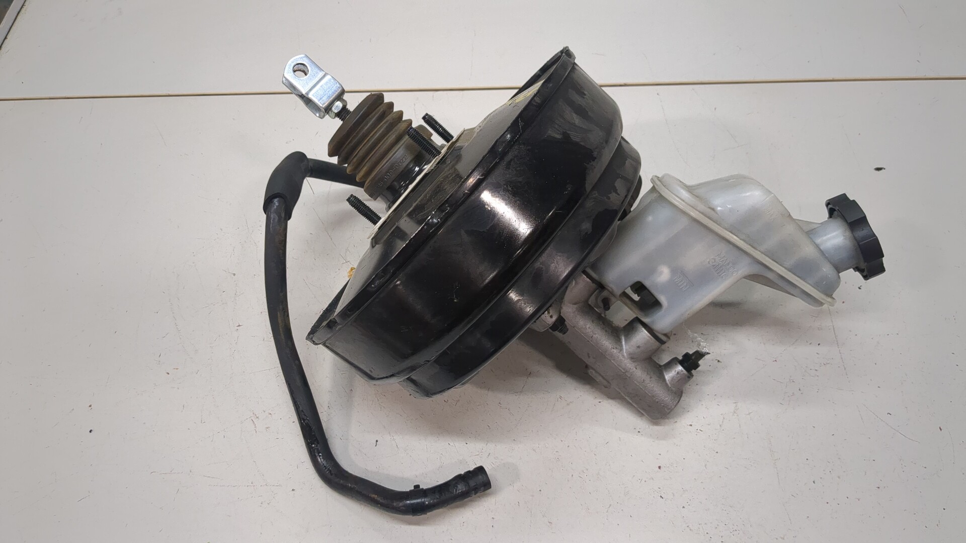 Цилиндр тормозной главный