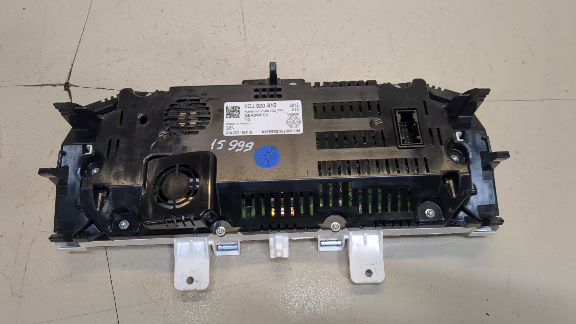 Панель приборов