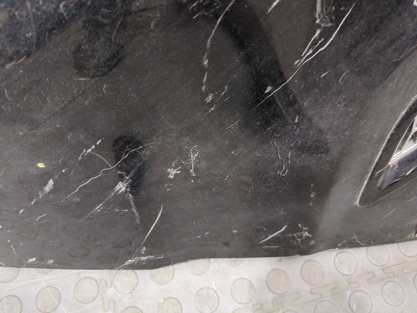 Крыло переднее левое