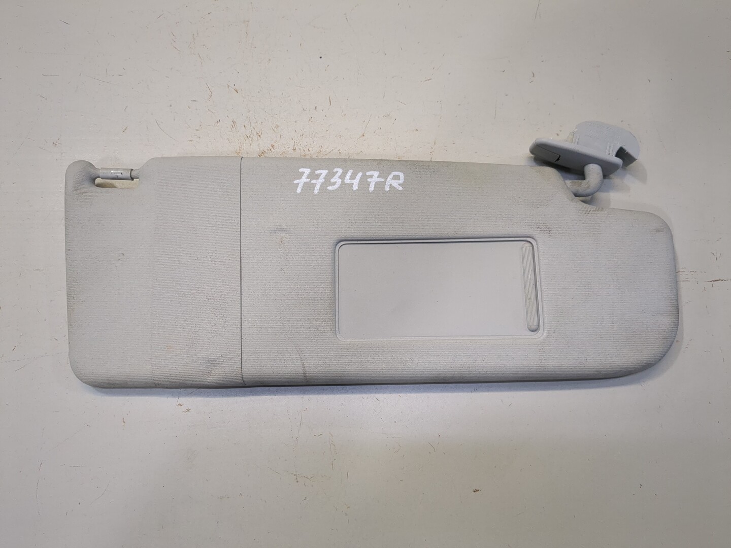 Козырек солнцезащитный