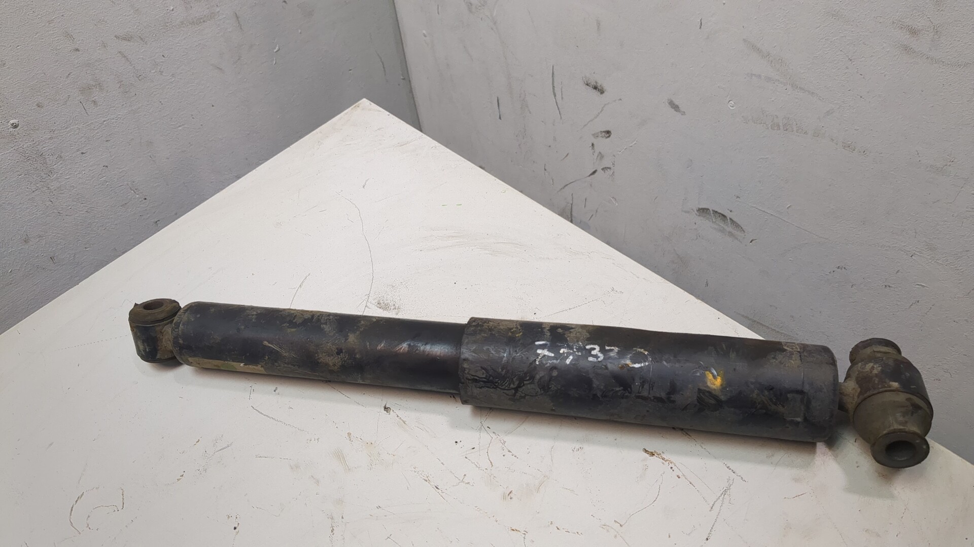 Амортизатор задний (стойка)