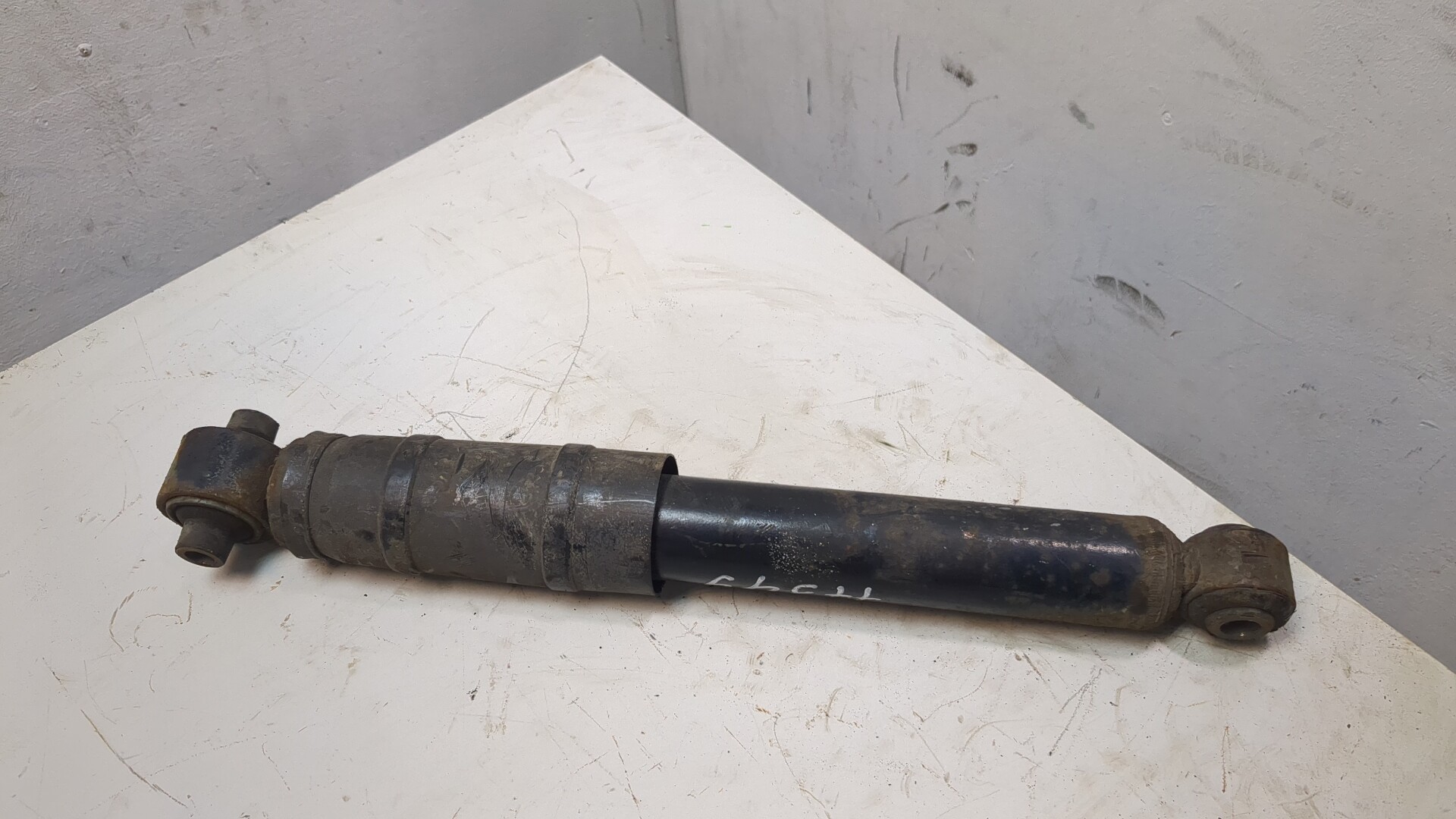 Амортизатор задний (стойка)