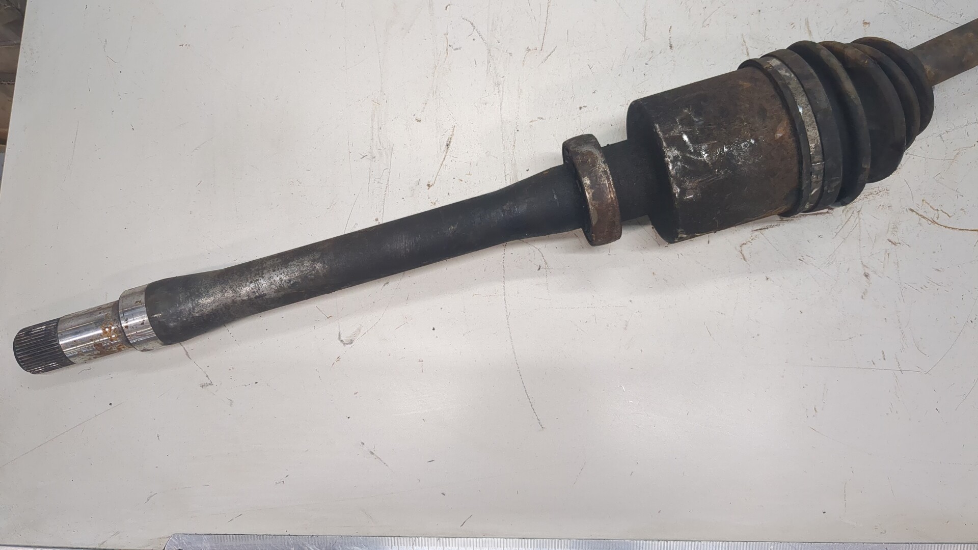 Полуось передняя правая