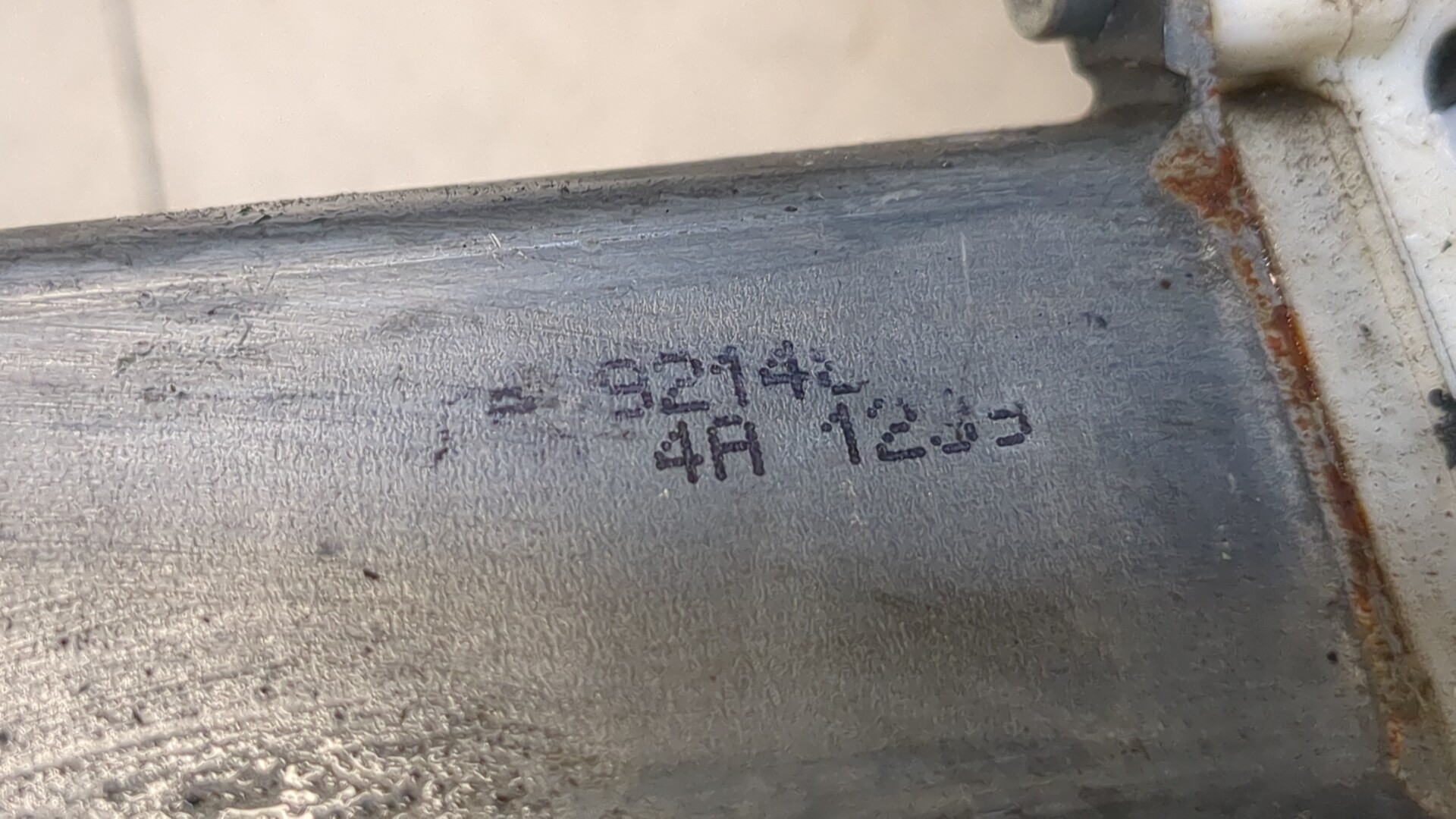 Стеклоподъемник электр. задний левый