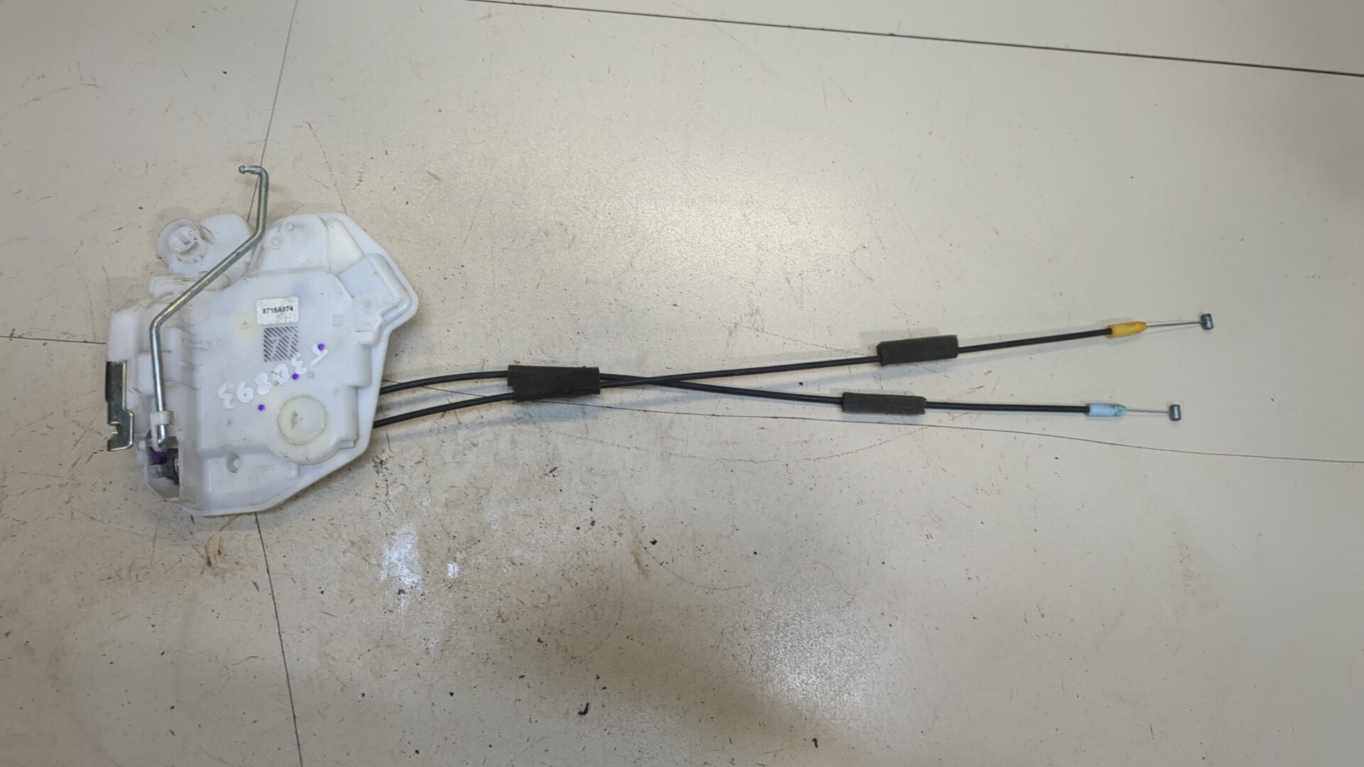 Замок двери задней правой