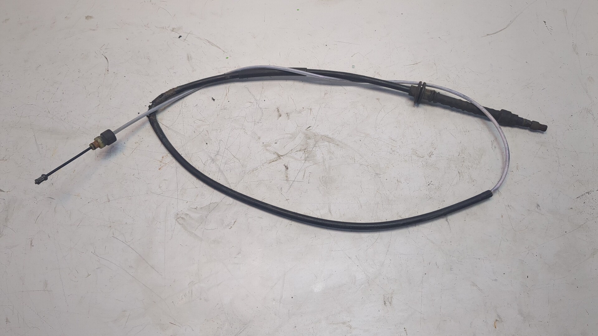 Трос стояночного тормоза