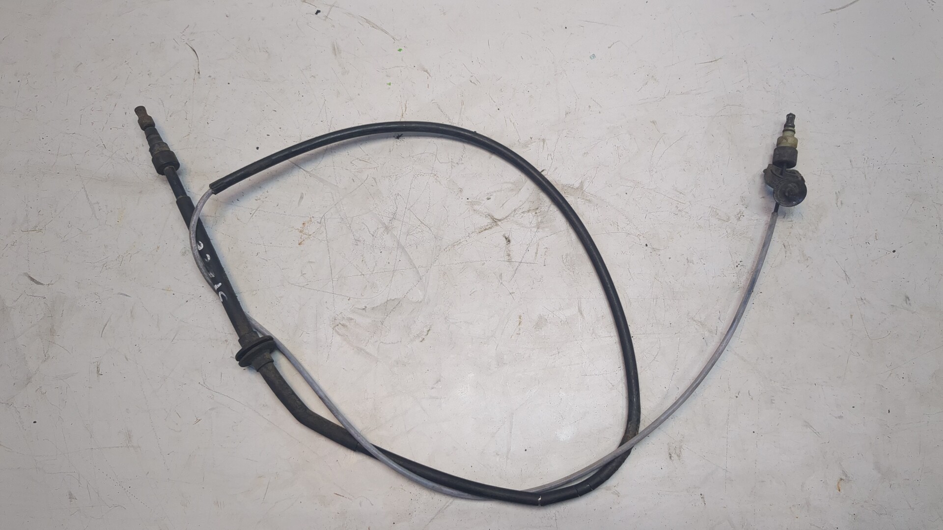 Трос стояночного тормоза