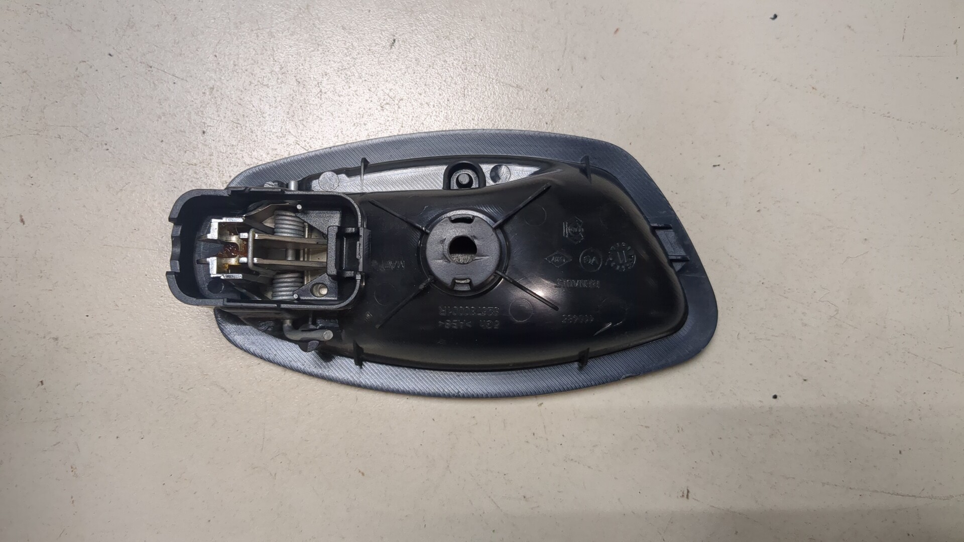 Ручка двери задней внутренняя левая