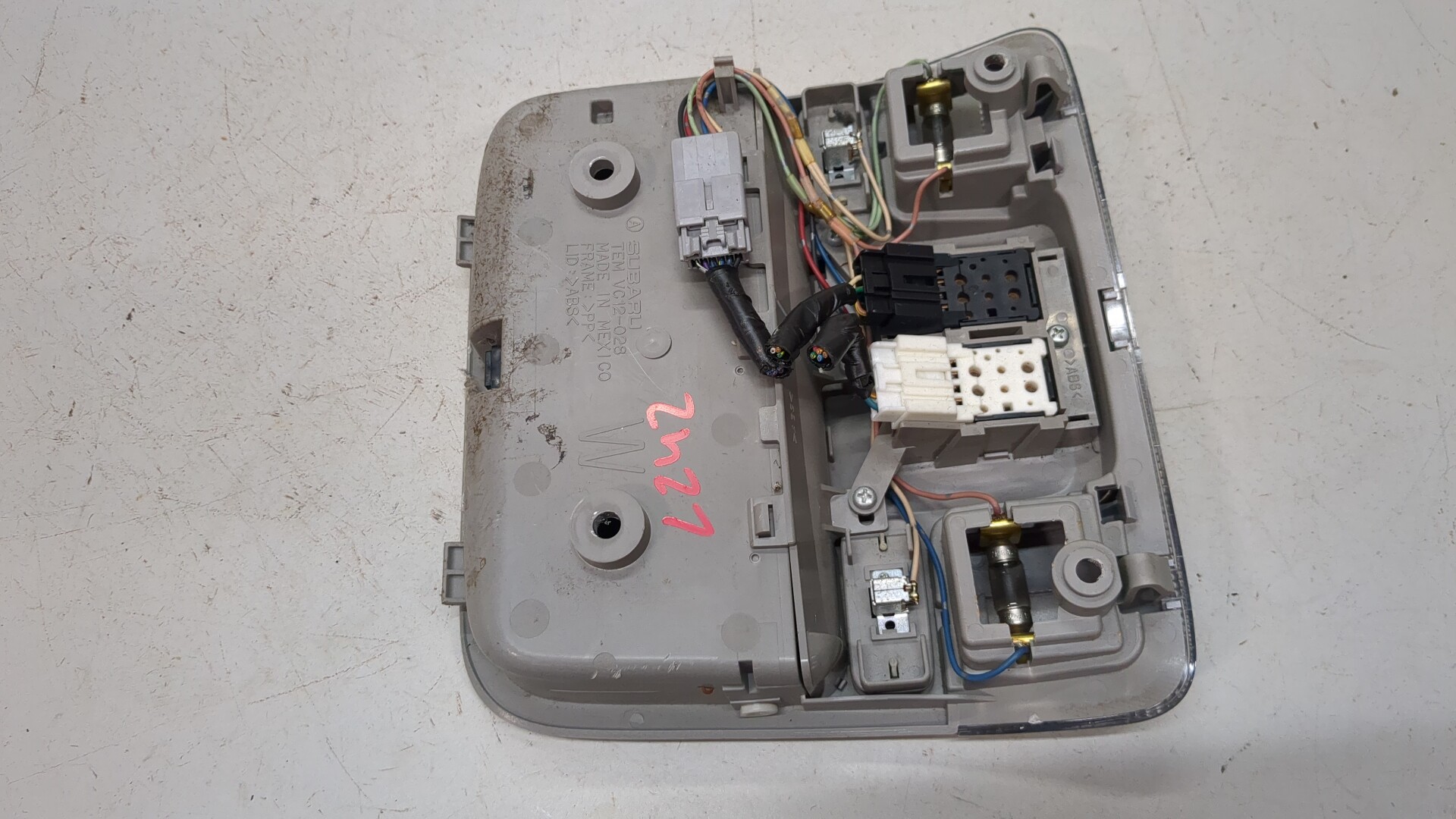 Плафон салонный