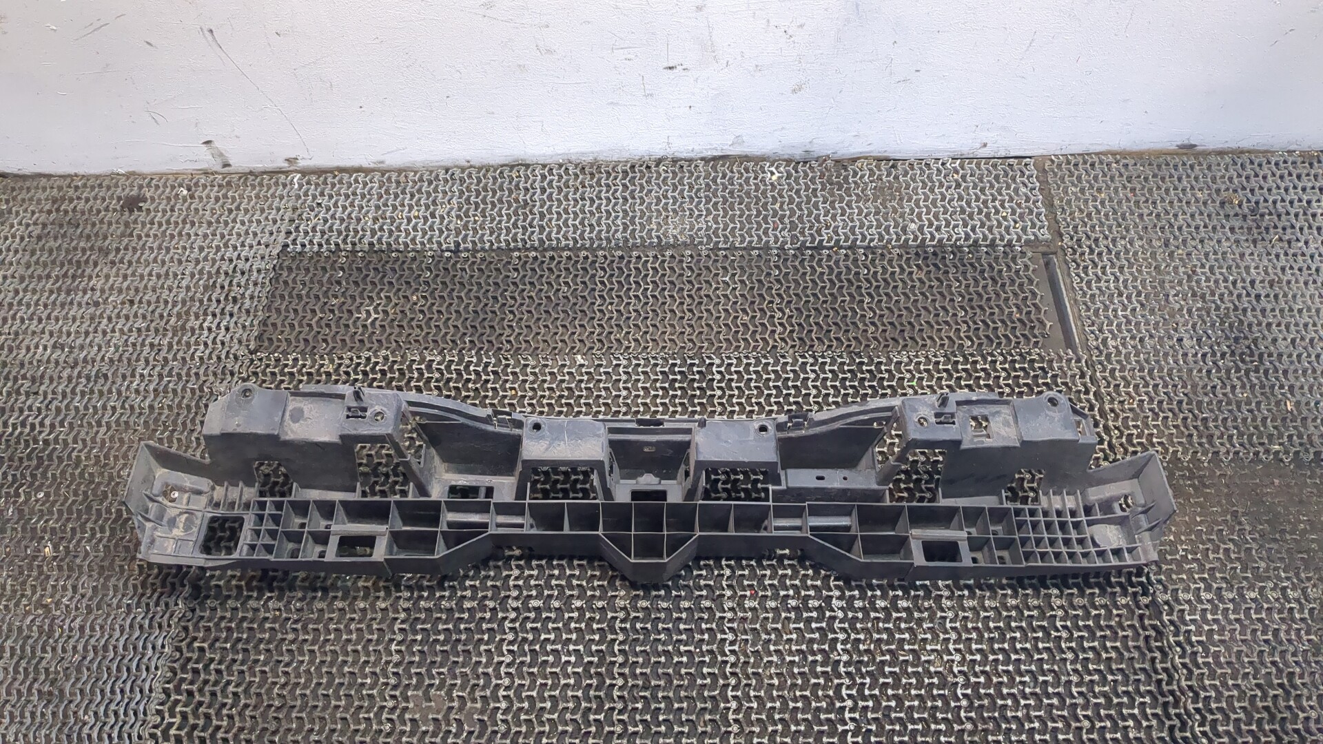 Усилитель заднего бампера