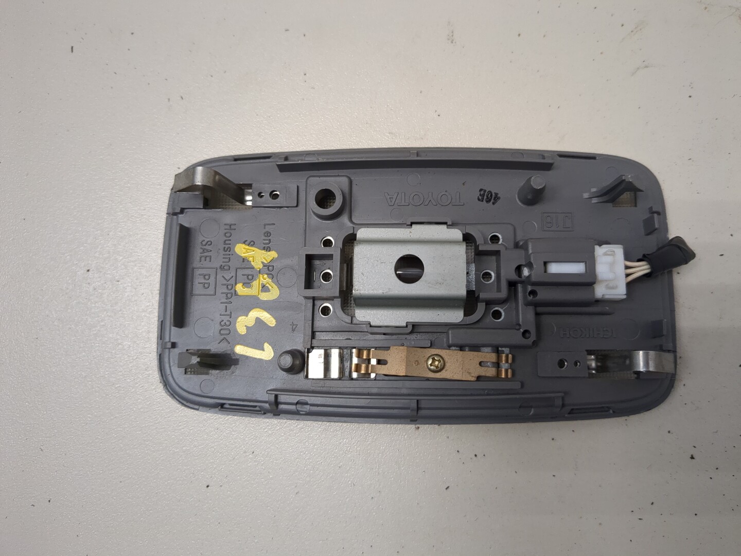 Плафон салонный