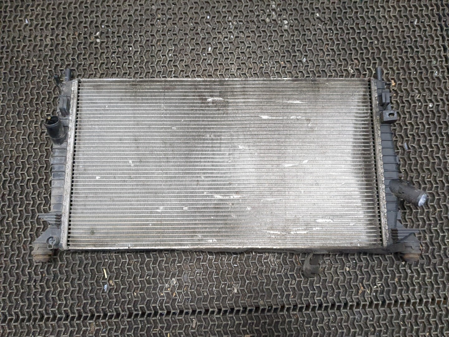 Радиатор охлаждения двигателя основной