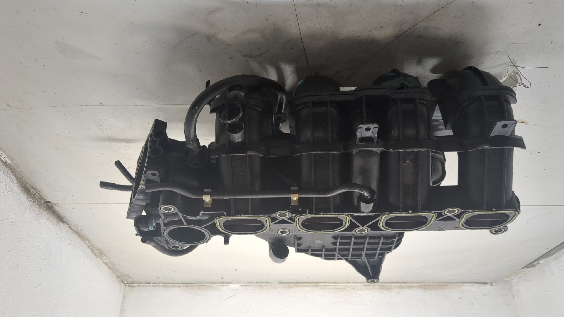 Коллектор впускной