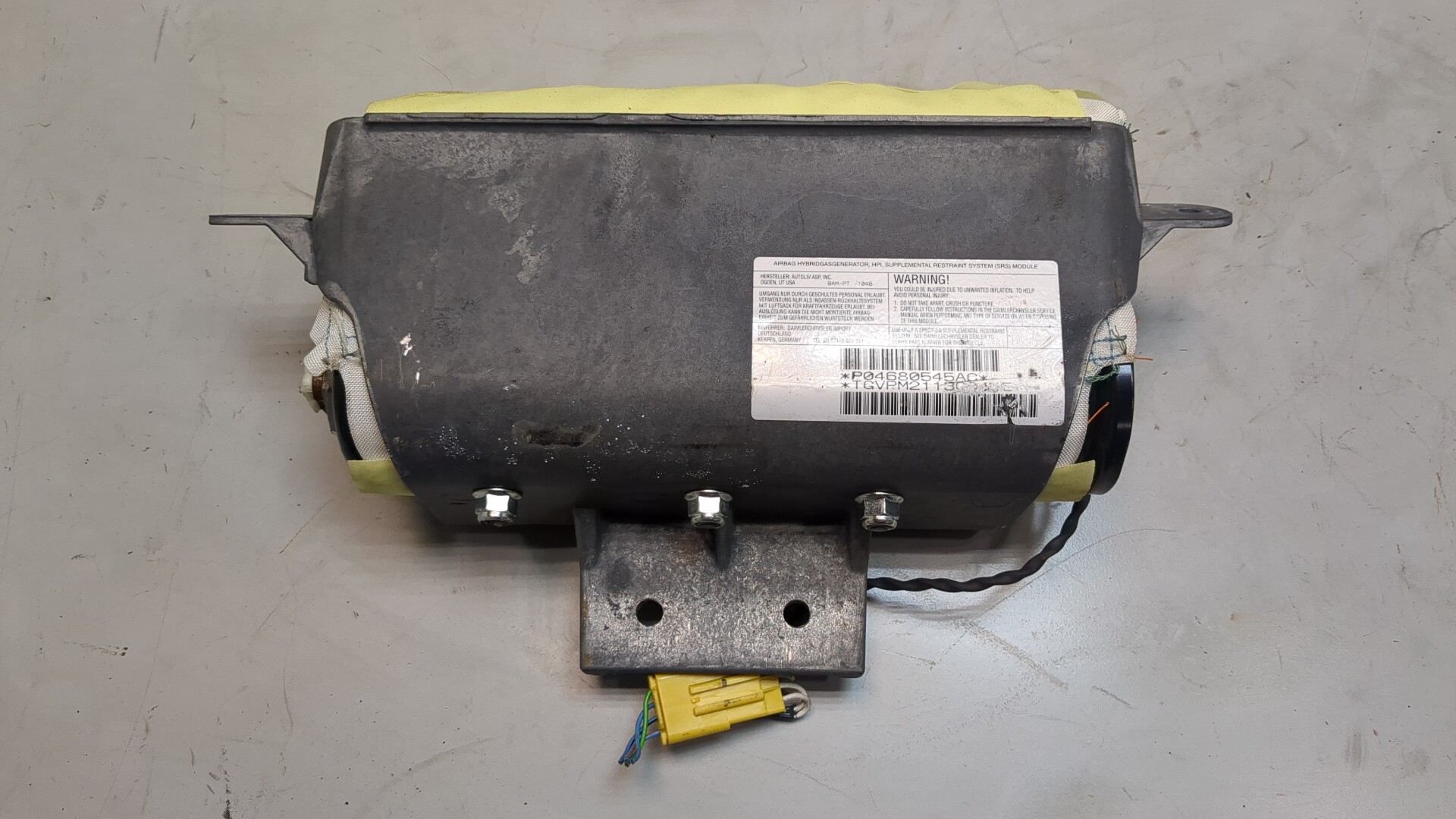 Подушка безопасности пассажирская (в торпедо)