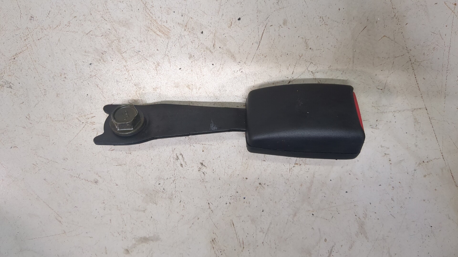 Ответная часть ремня безопасности