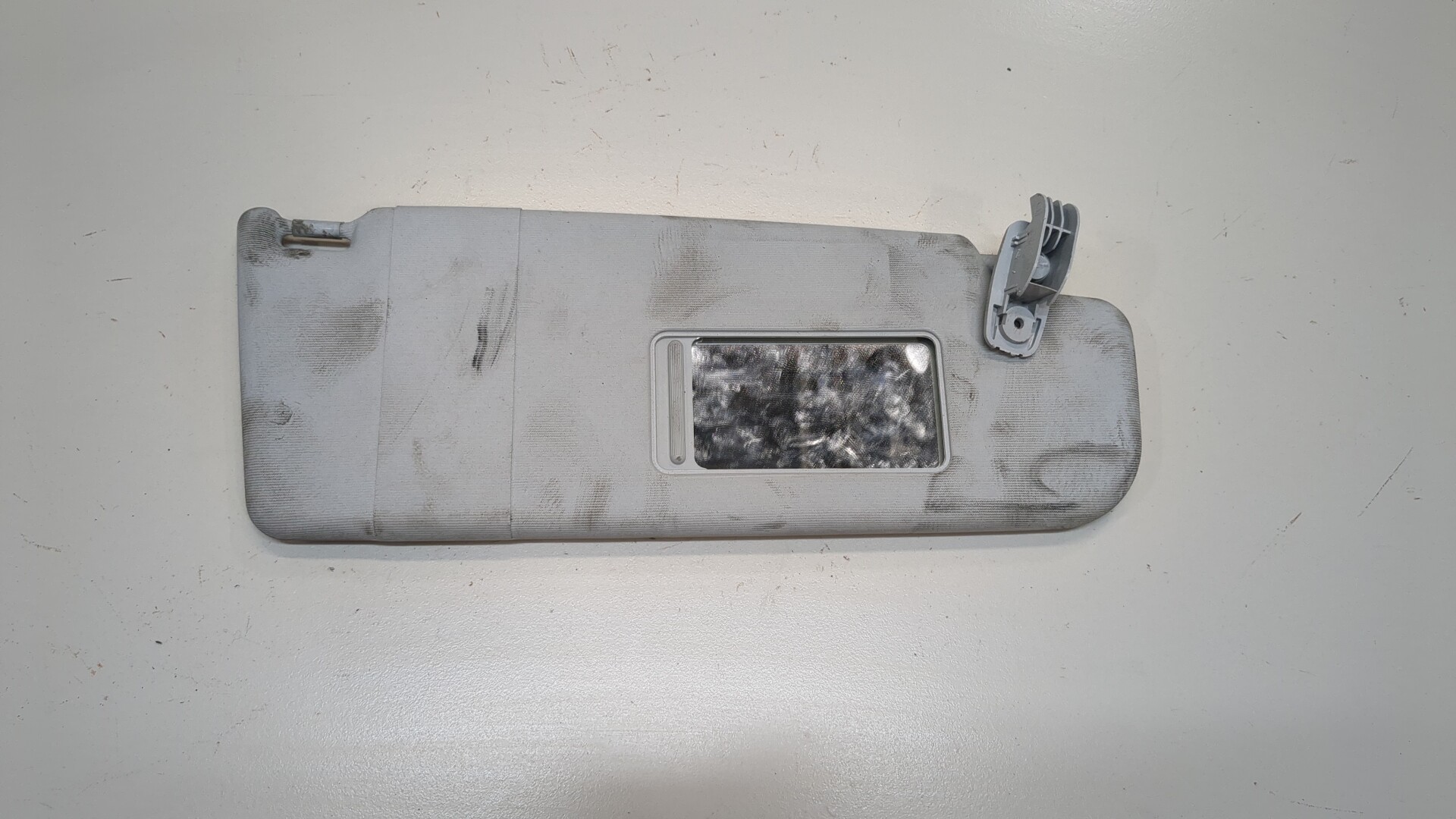 Козырек солнцезащитный