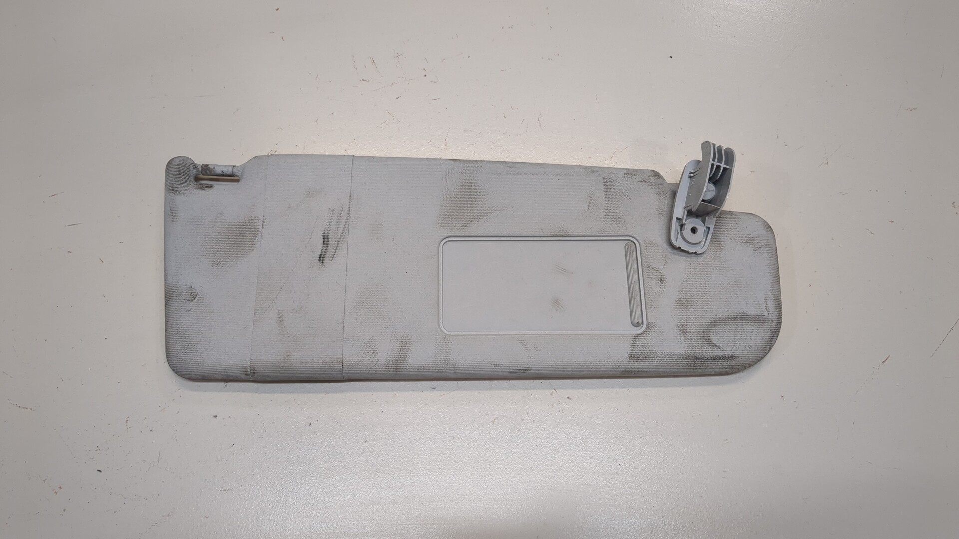 Козырек солнцезащитный