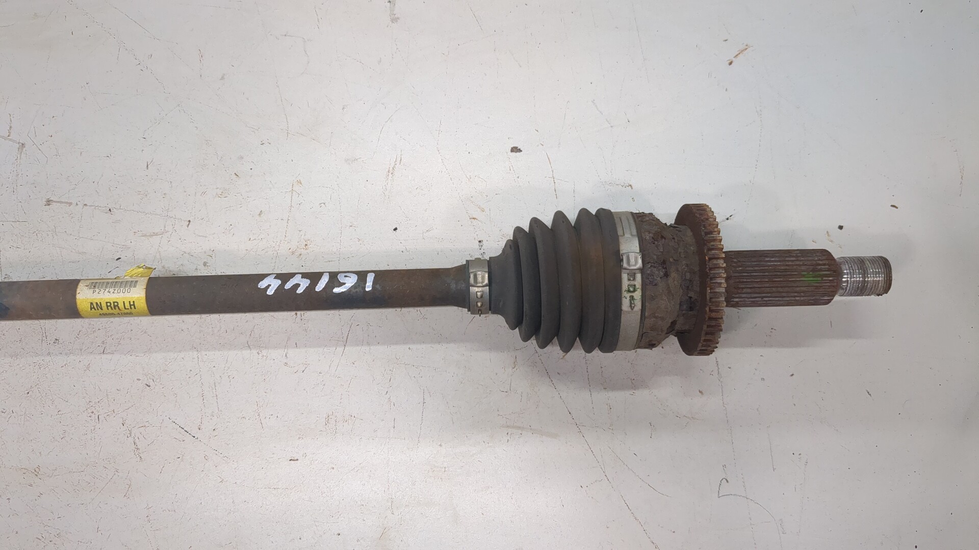 Полуось задняя левая
