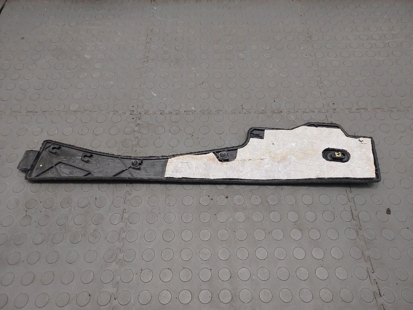 Обшивка багажника